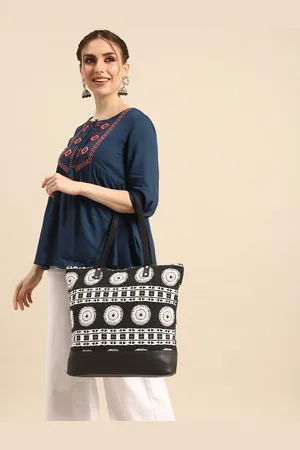 Sangria Ethnic Motifs Printed Oversized Shopper Tote Bag