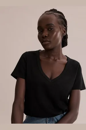 Color Capital V-Neck Short Sleeves Opaque Casual Top