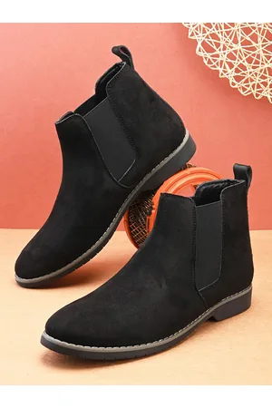 Roadster The Lifestyle Co. Men Round Toe Mid-Top Chelsea Boots