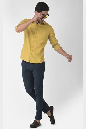 Crimsoune Club Men Yellow Slim Fit Casual Shirt