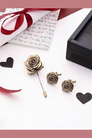 COSA NOSTRAA Men Metallic Love Bloom Accessory Gift Set