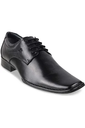 Metro Men Black Textured Leather Formal Shoes