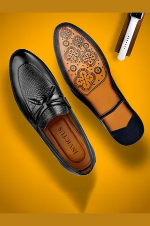 Invictus Men Textured Tasselled Formal Loafers
