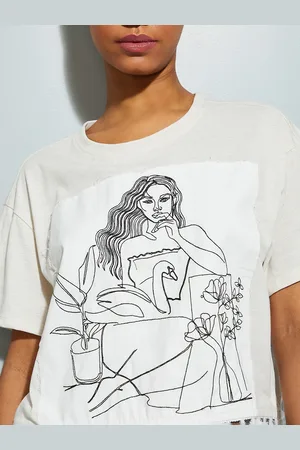 Max Collection URB_N Women Graphic Printed Cropped T-shirt