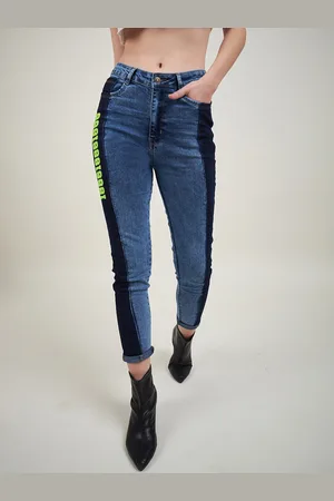 KASSUALLY Women Comfort Mid-Rise Light Fade Straight Fit Jeans