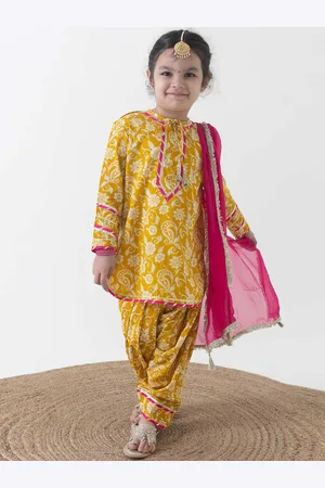 Tiber Taber Girls Floral Printed Regular Gotta Patti Kurta with Salwar & With Dupatta