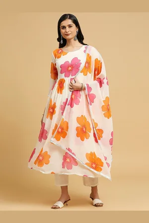 GUFRINA Floral Printed Kurta & Trousers With Dupatta