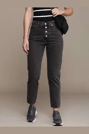 Calvin Klein Women Pure Cotton Mom Fit Light Fade Jeans