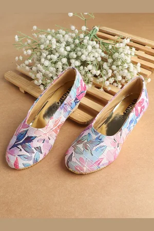 LIL PITAARA Girls Floral Printed Round Neck Ballerinas Flats