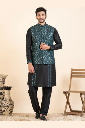 TheEthnic.Co Floral Embroidered Thread Work Straight Kurta With Pyjamas & Nehru Jacket