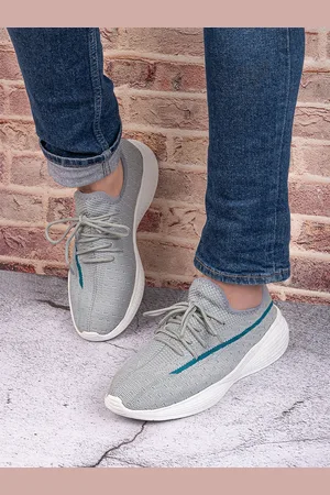 Styli Men Textured Textile Contrast Sole Sneakers