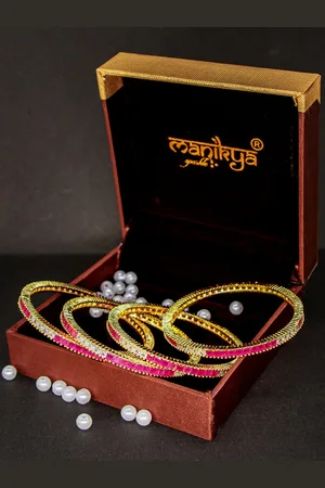 Manikya Jewellery Set Of 4 Gold Plated & American Diamond Studded Bangle