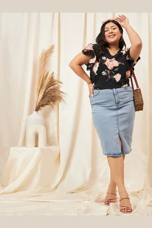 Berrylush Plus Size Floral Printed V-Neck Flared Sleeves Top
