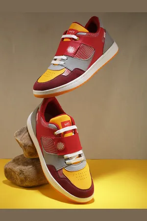 Metronaut Men Marvel Series Iron Man Character Printed Lace Up Lightweight Sneakers