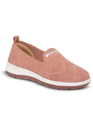 Inblu Women Textured Round Toe Slip-On Sneakers