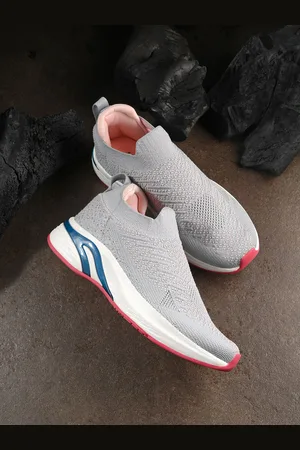 HRX Women Grey Textured Walking Shoes