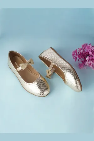 BOYZ N GALZ Girls Textured Bow Detailed Ballerinas