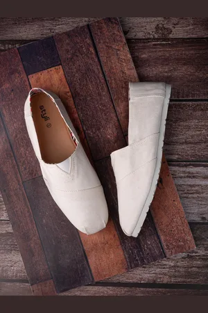 Styli Men White Canvas Slip-On Espadrilles