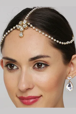 OOMPH Kundan Studded Jewellery Set
