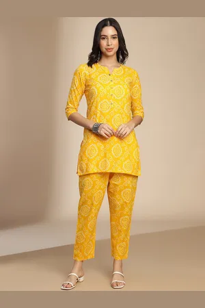 Shaily Retails Bandhani Printed Notched Neck Tunic With Trouser