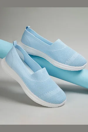 Max Collection Women Textured Round Toe Slip-On Sneakers