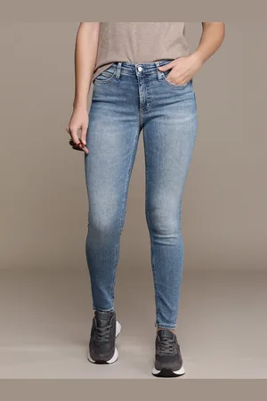 Calvin Klein Women Skinny Fit Heavy Fade Stretchable Jeans