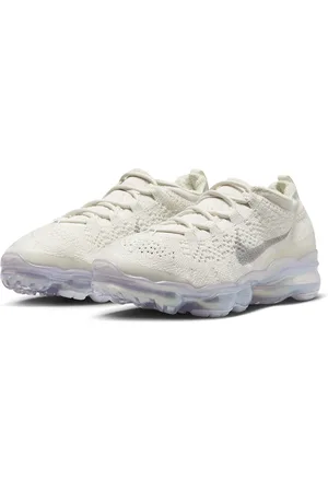 Nike Women Air VaporMax 2023 Flyknit Sneakers