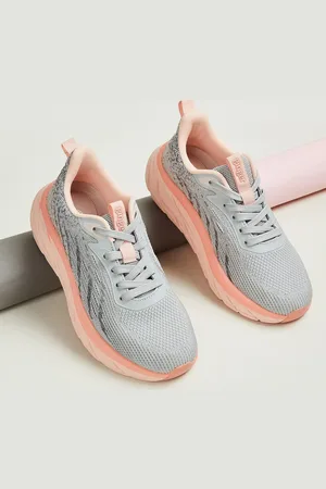 Lifestyle Women Round Toe Sneakers