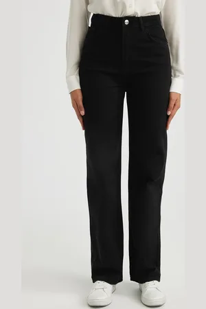 DeFacto Women Straight Fit Mid Rise Clean Look Pure Cotton Jeans