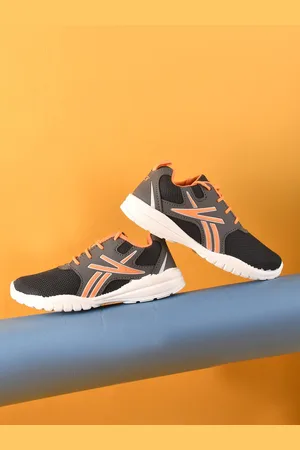 YK Boys Colourblocked Lightweight Mesh Sneakers