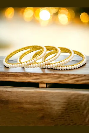 The Pari Set Of 4 Gold-Plated Pearl-Beaded Bangles