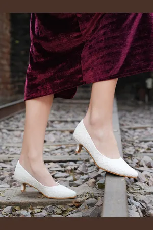 Mast & Harbour White Textured Pointed Toe Kitten Heeled Pumps