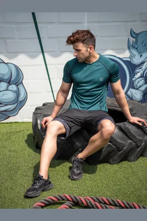 CHKOKKO Men Green Solid Round Neck Dry Fit Gym T-shirt