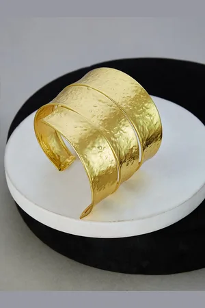 ATIBELLE Gold-Plated Textured Bangle