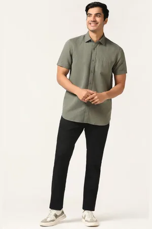 Blackberrys India Slim Cotton Spread Collar Short Sleeves Slim Fit Opaque Casual Shirt