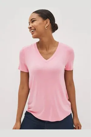 Color Capital V-Neck Short Sleeves Top