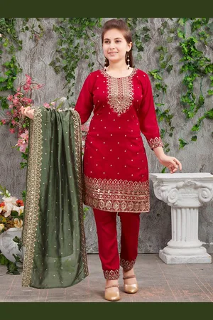 Aarika Girls Ethnic Motifs Embroidered Sequinned Pure Silk Kurta with Trousers & Dupatta