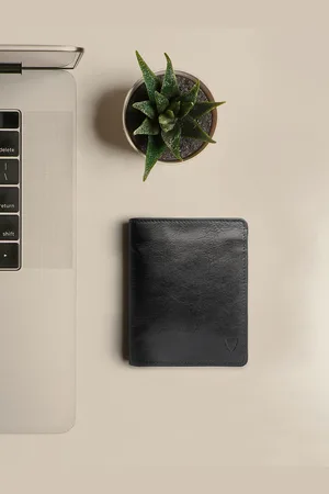 Hidesign Men Black Leather Three Fold Wallet