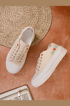 Jove Women Round Toe Embroidered Lightweight Sneakers