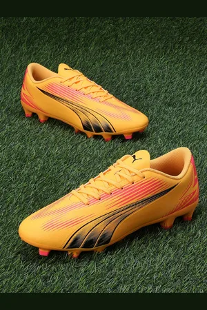 PUMA Men ULTRA PLAY FG/AG Football Boots