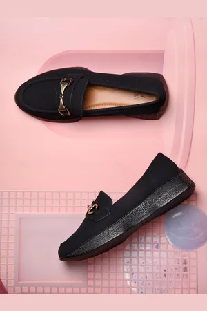 Jove Women Textured Round Toe Lightweight Loafers