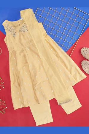 Pantaloons Girls Floral Embroidered Sequinned A-Line Kurta & Trousers & Dupatta