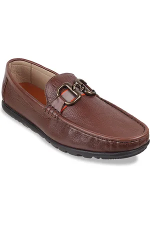 Metro Men Textured Buckle Detail Leather Loafers