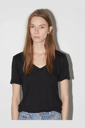 Color Capital V-Neck Short Sleeves Top