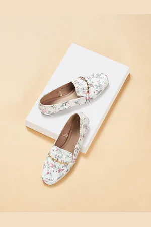 Pantaloons Printed Round Toe Loafers
