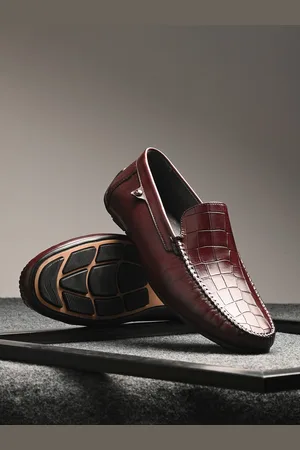 San Frissco Men Textured Lightweight Memory Foam Leather Loafers