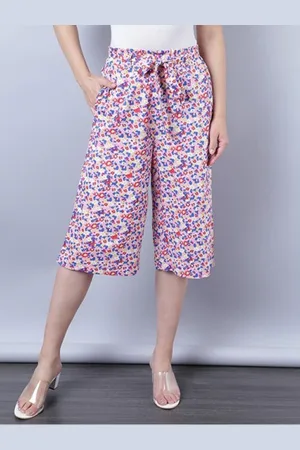Aila Floral Printed Mid-Rise Capris