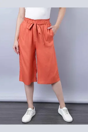 Aila Mid-Rise Regular Fit Capris