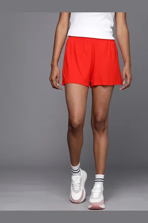 Boohoo Women Mid Rise Solid Regular Shorts