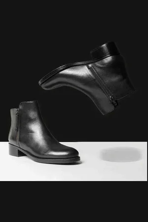 SAINT G. Women Black Leather Handcrafted Ankle Boots